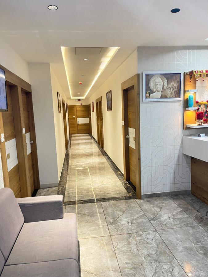 Hotel Md Residency Ānand Екстериор снимка